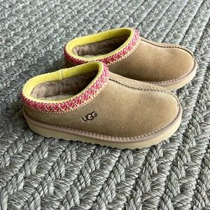 UGG toddler size 11 tasmans